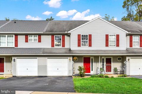 5772 HIDDEN LAKE DRIVE HARRISBURG PA 17111