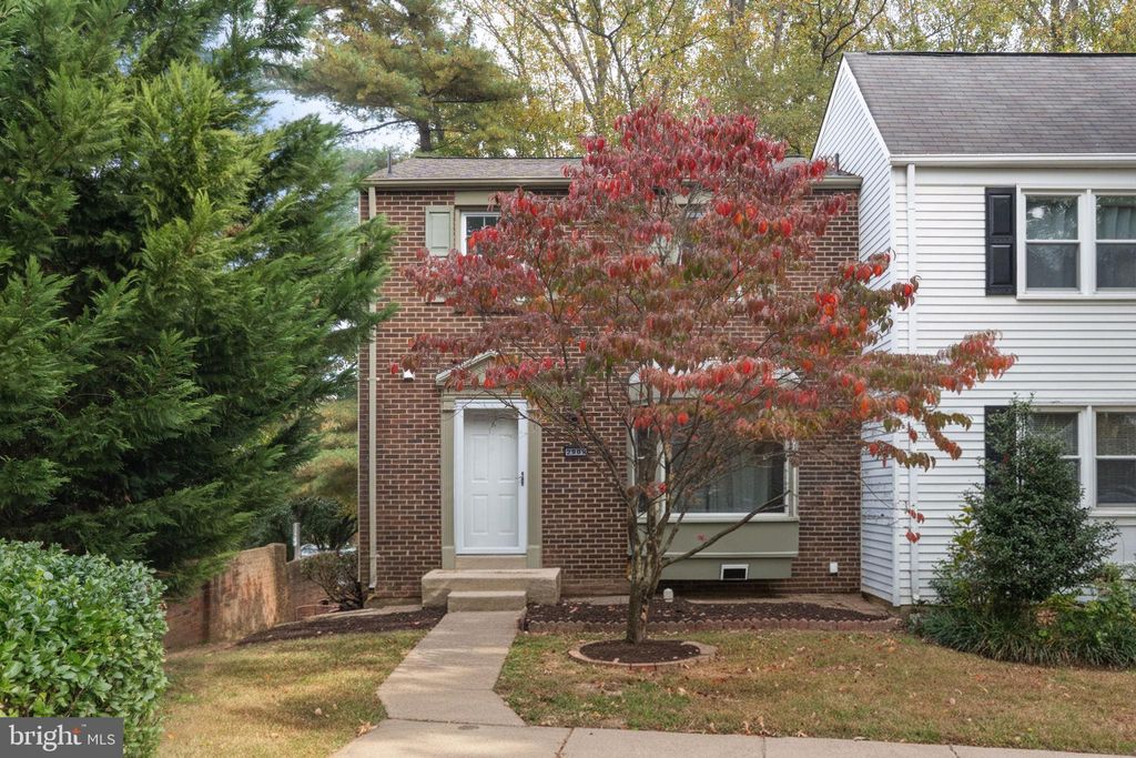 Photo of 2901 Everleigh Way, FAIRFAX, VA 22031 (MLS # VAFX2273772)
