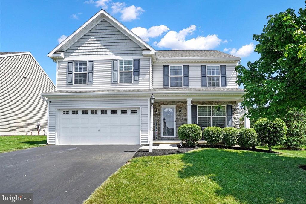 Photo of 1347 Heatherwood Drive, Mount Joy, PA 17552 (MLS # PALA2051722)