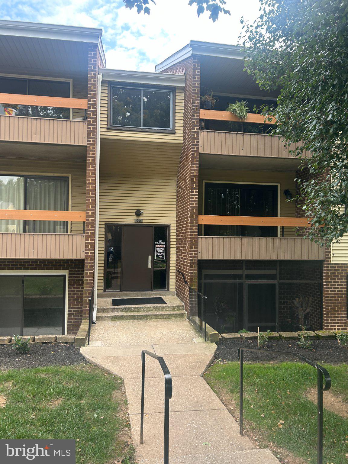 1001 SCARLET OAK COURT 1B