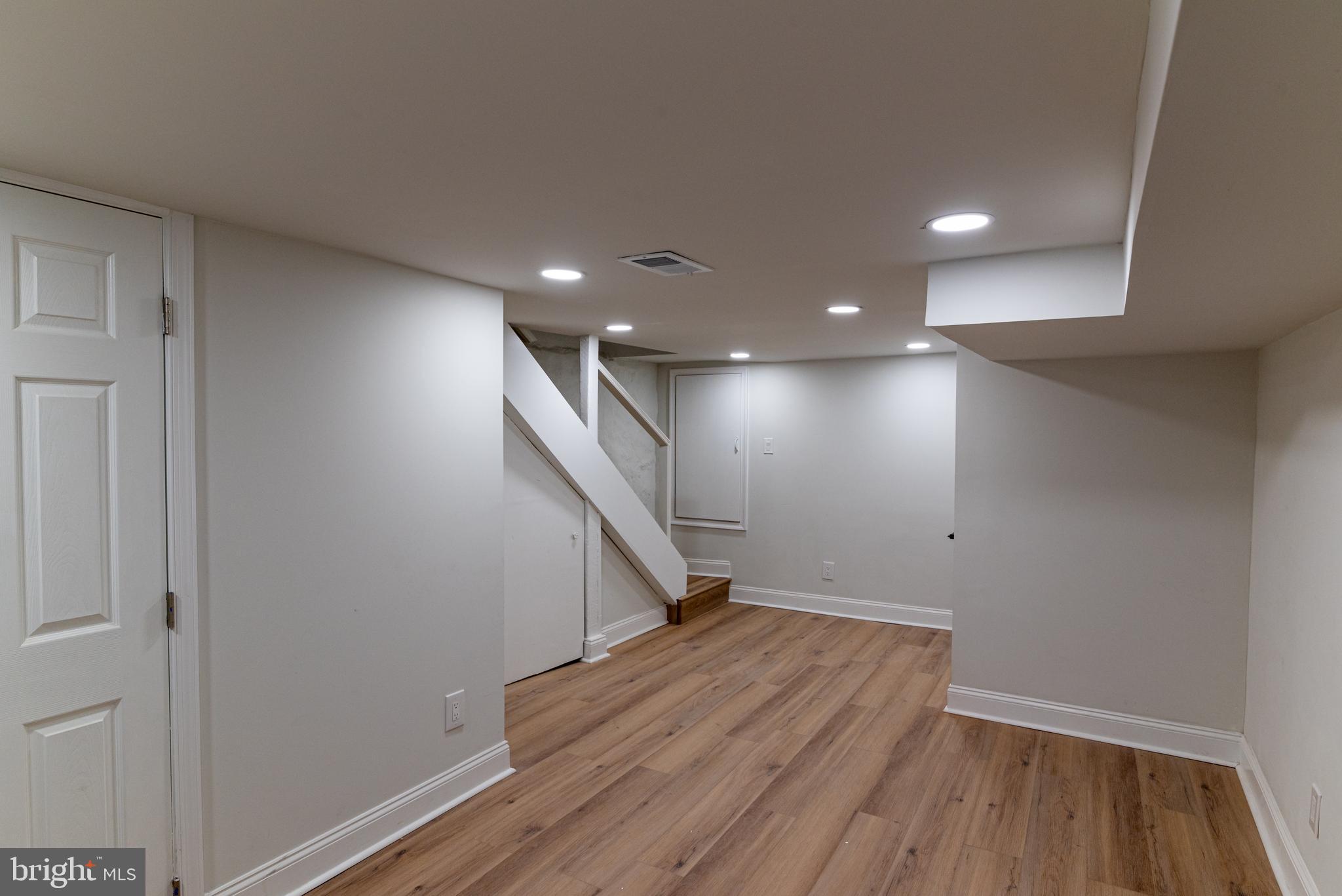 FOX CHASE - Residential