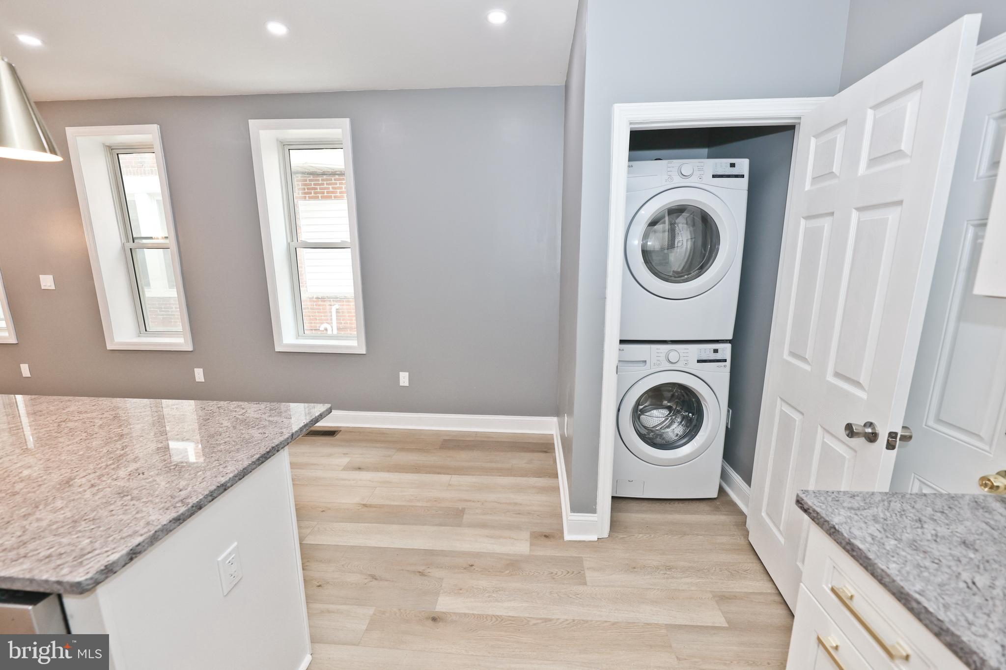 UNIVERSITY CITY - Residential