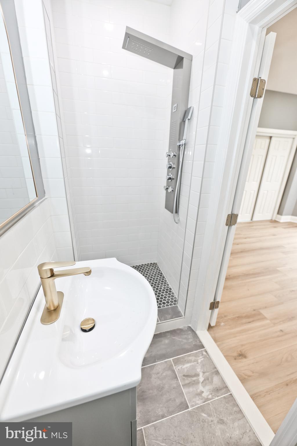 UNIVERSITY CITY - Residential