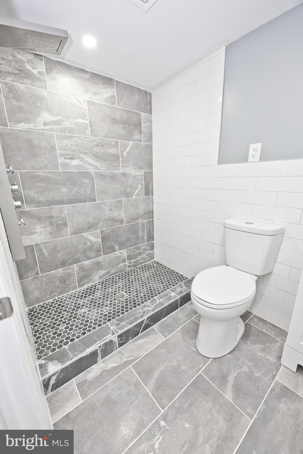 UNIVERSITY CITY - Residential