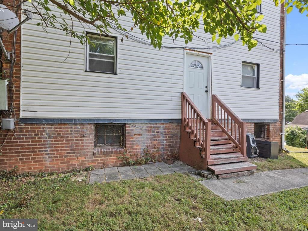 305 34TH STREET SE