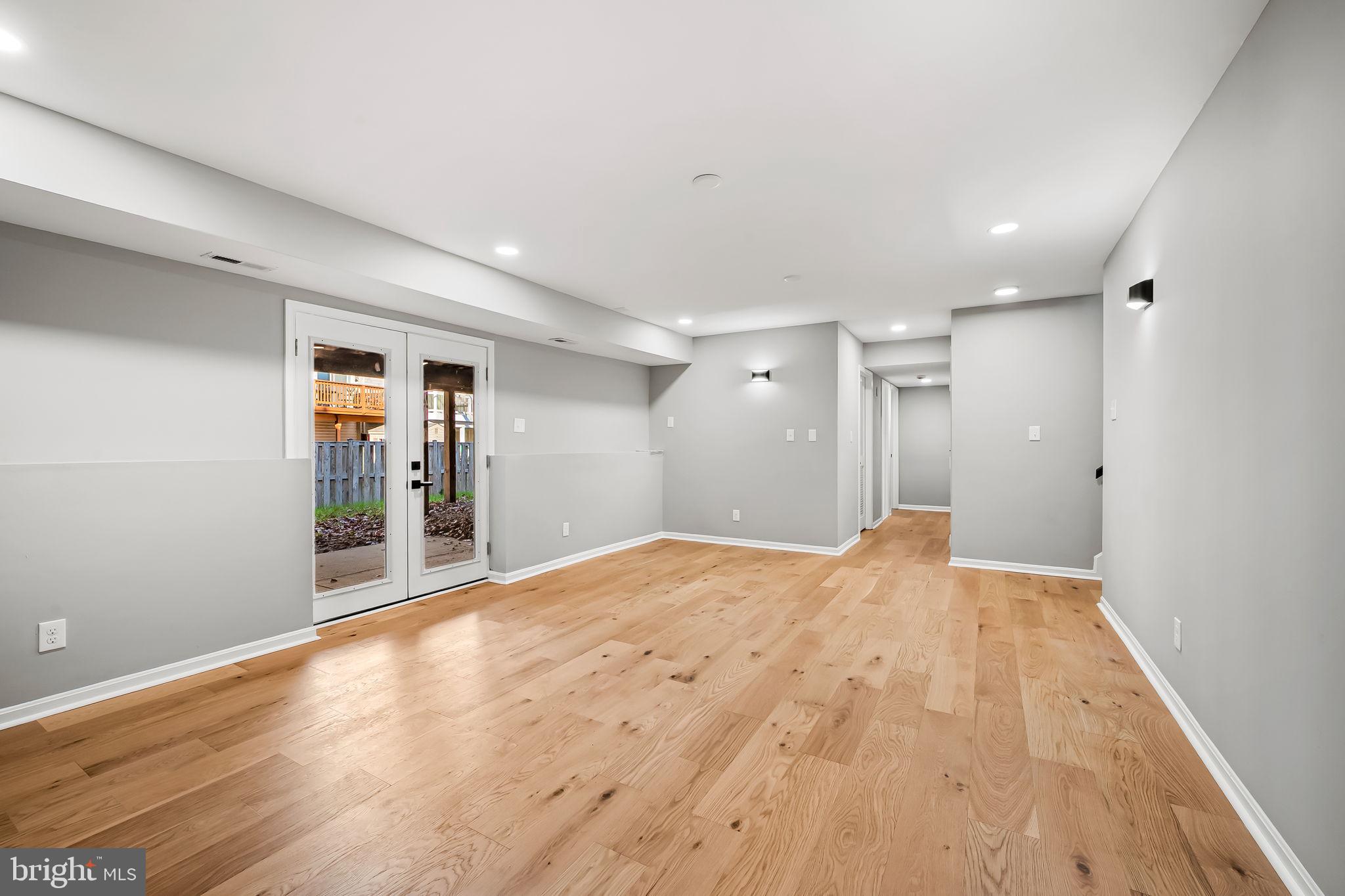 SENECA GARDENS - Residential