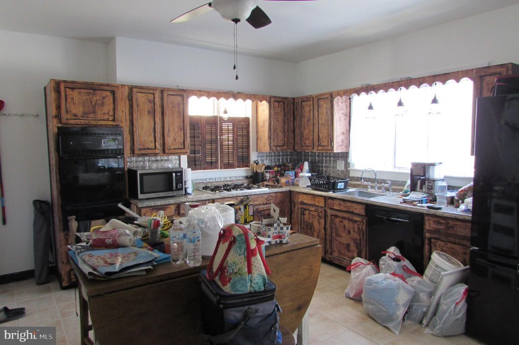 Photo of 412 S Potomac St, WAYNESBORO, PA 17268 (MLS # PAFL2032402)