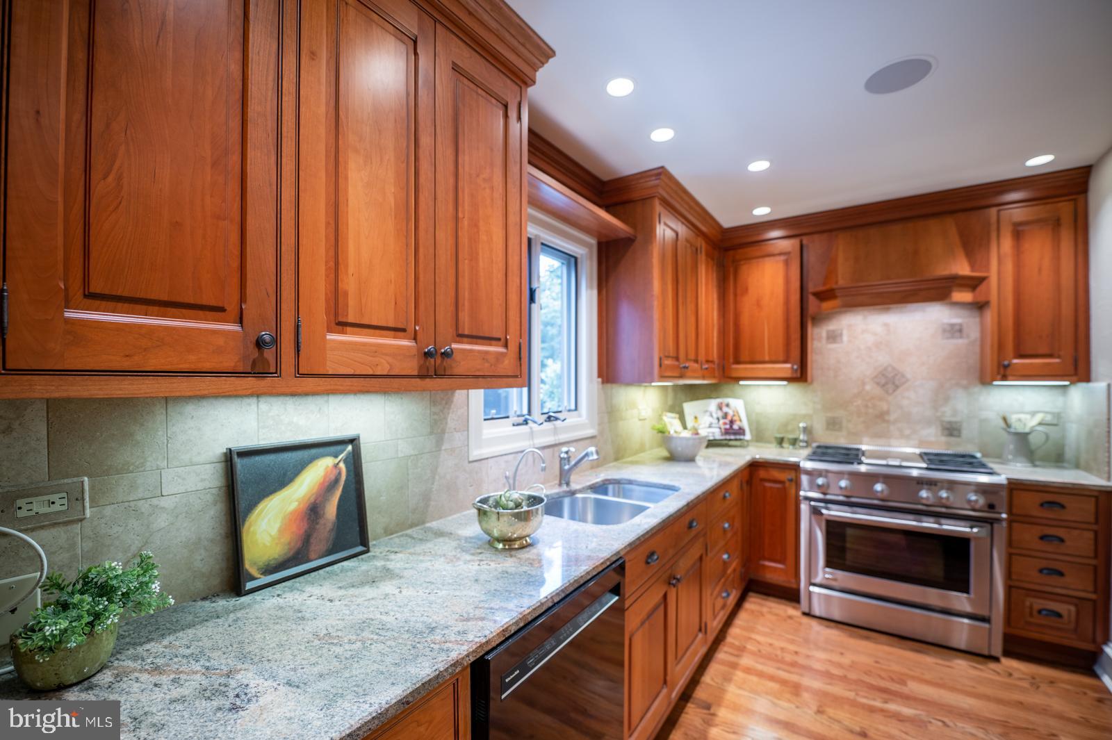 ASHWOOD MANOR - Residential