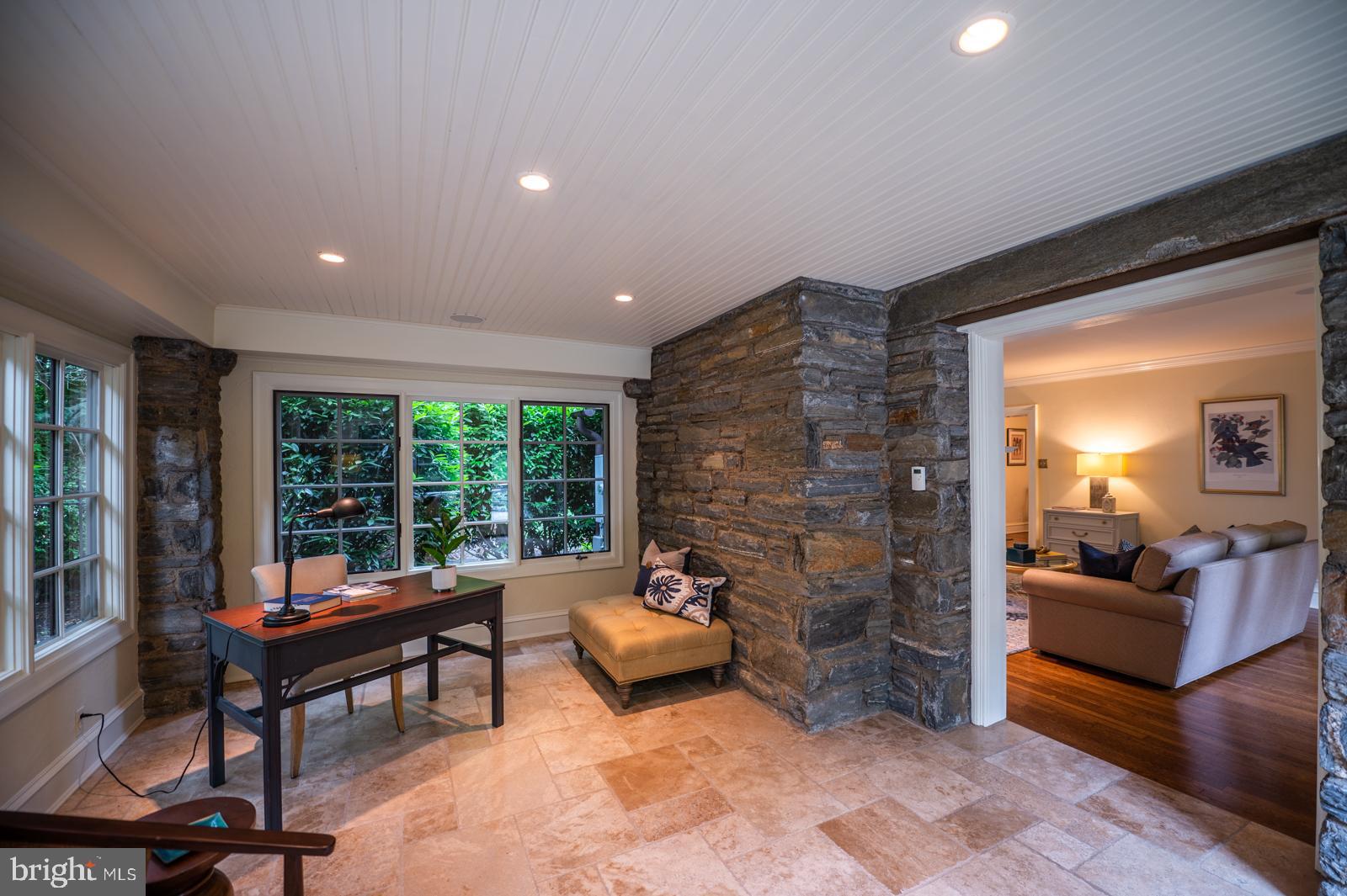 ASHWOOD MANOR - Residential