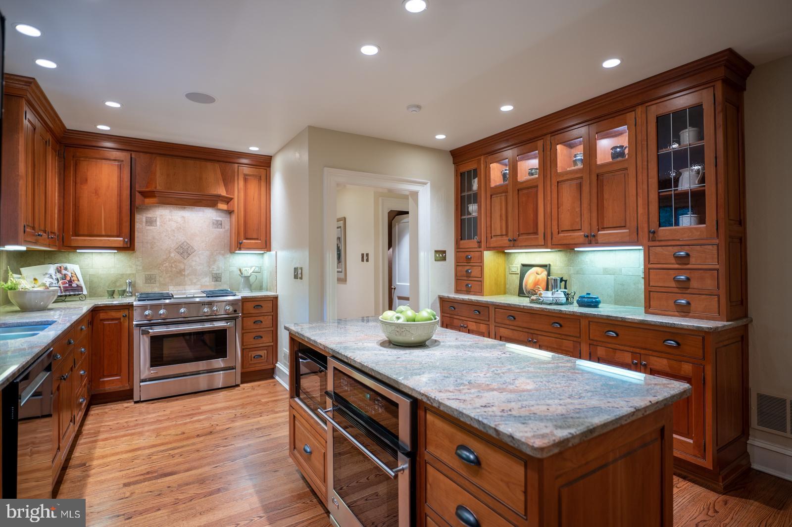 ASHWOOD MANOR - Residential