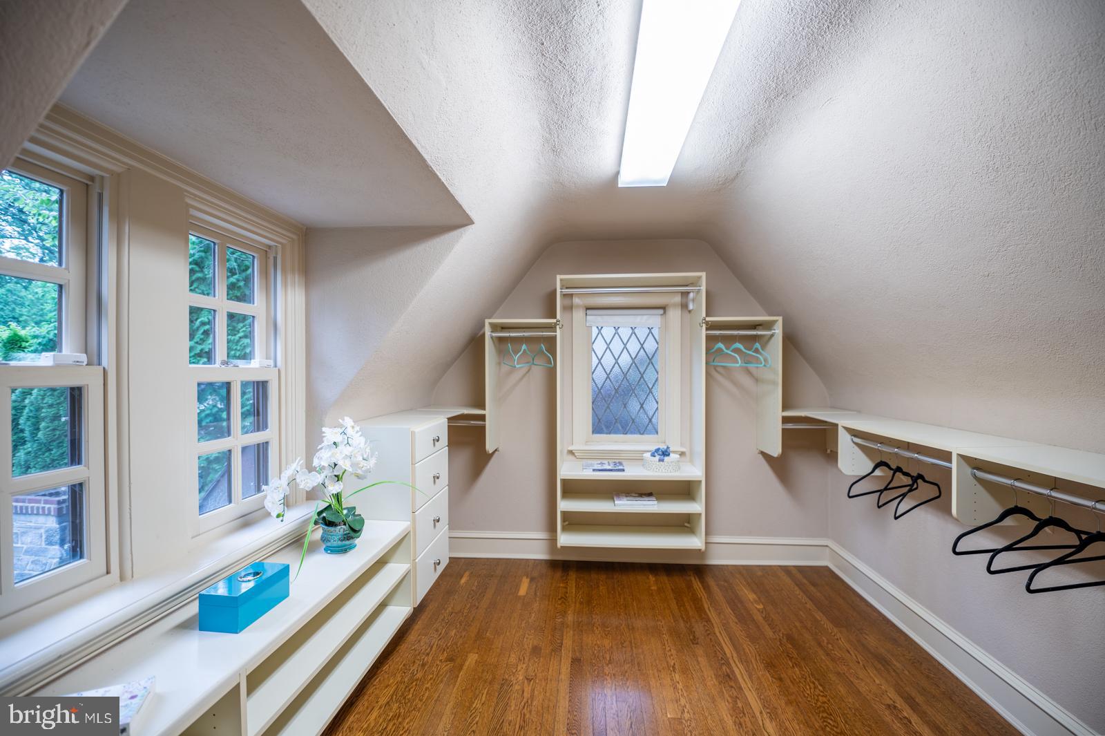 ASHWOOD MANOR - Residential