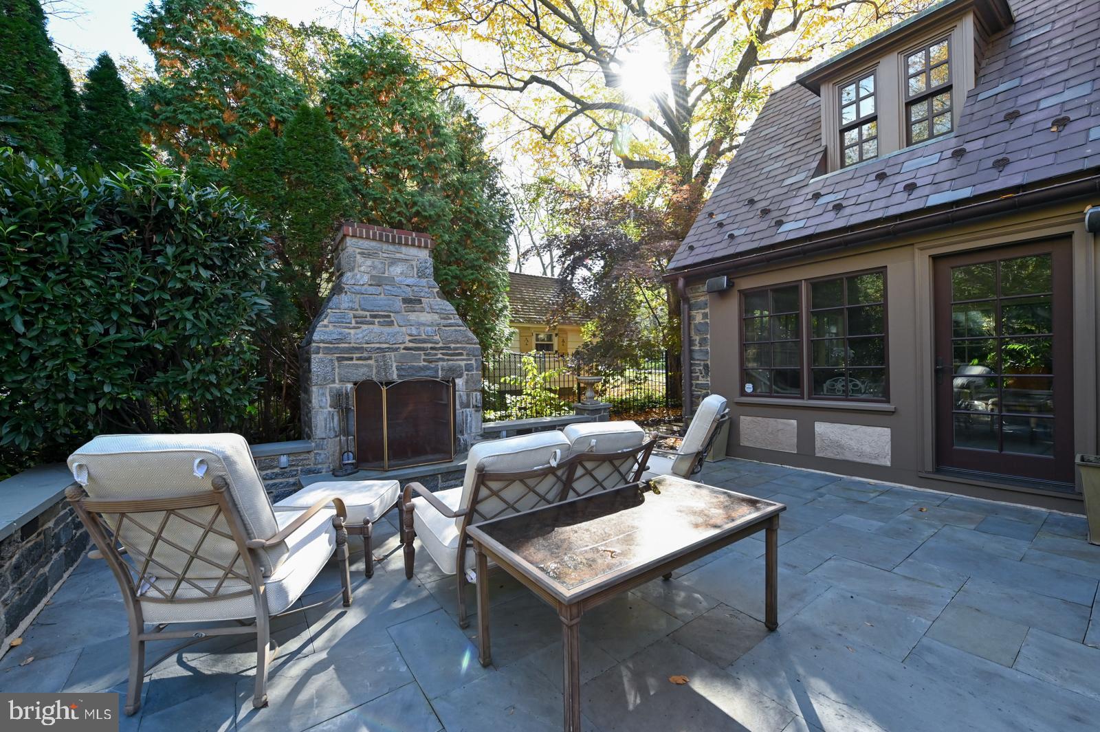 ASHWOOD MANOR - Residential