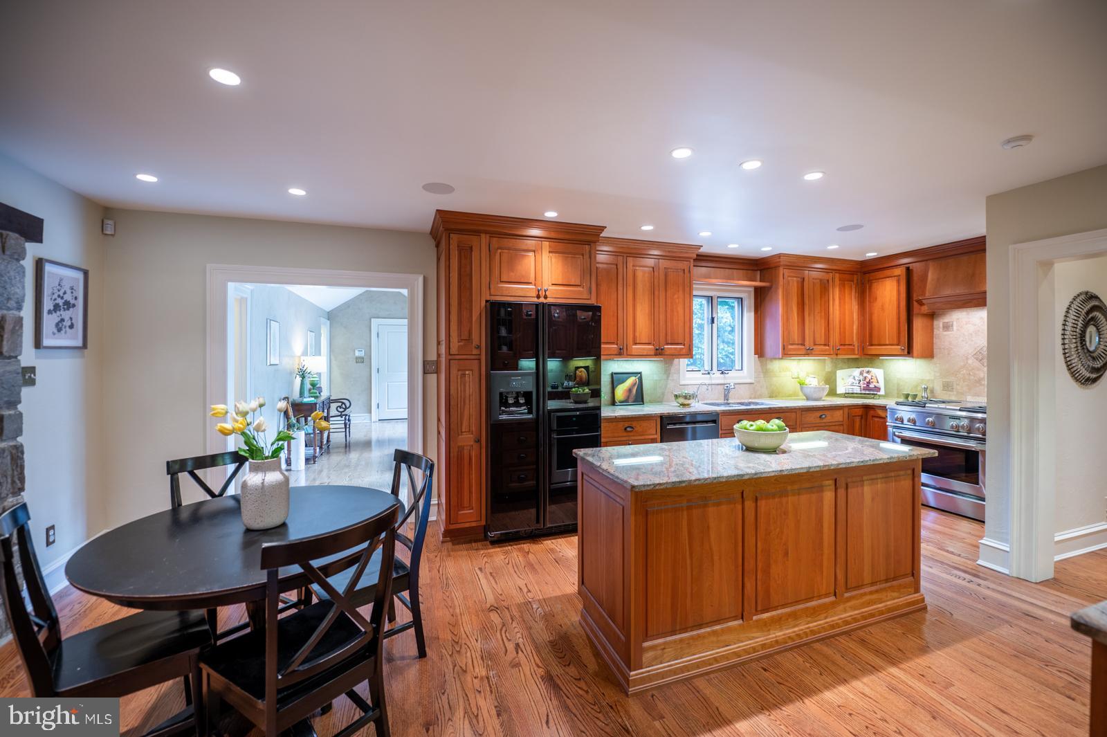 ASHWOOD MANOR - Residential