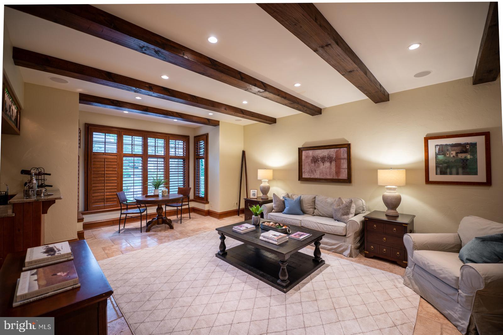 ASHWOOD MANOR - Residential