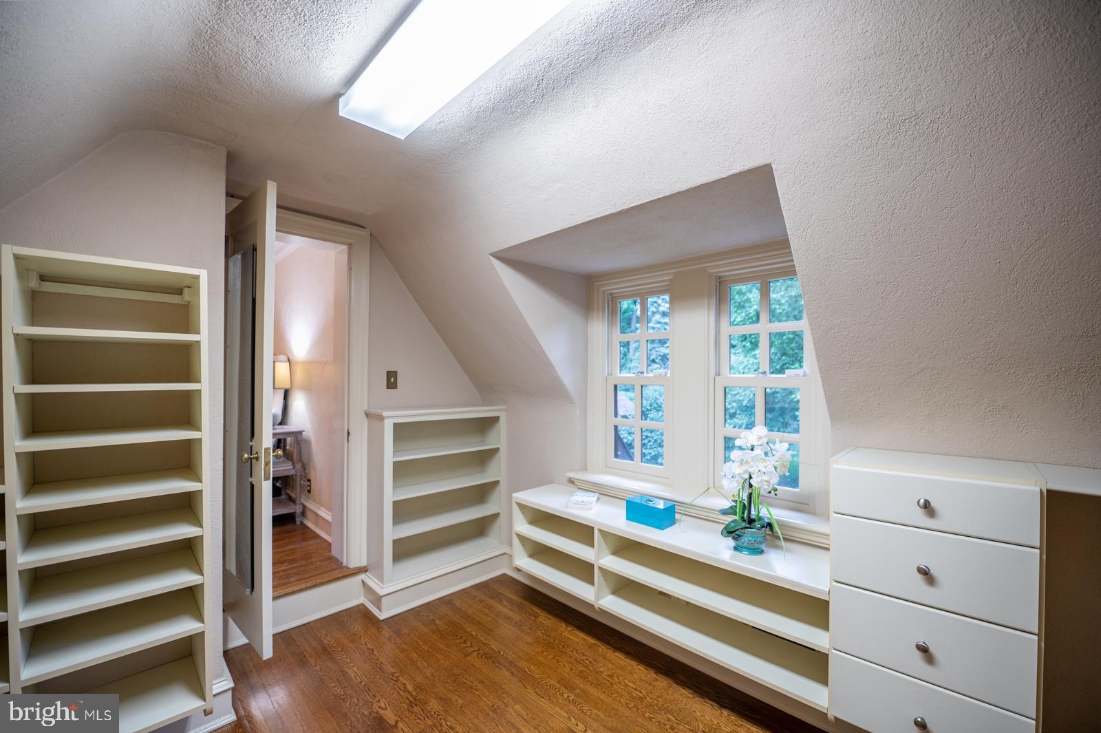 ASHWOOD MANOR - Residential