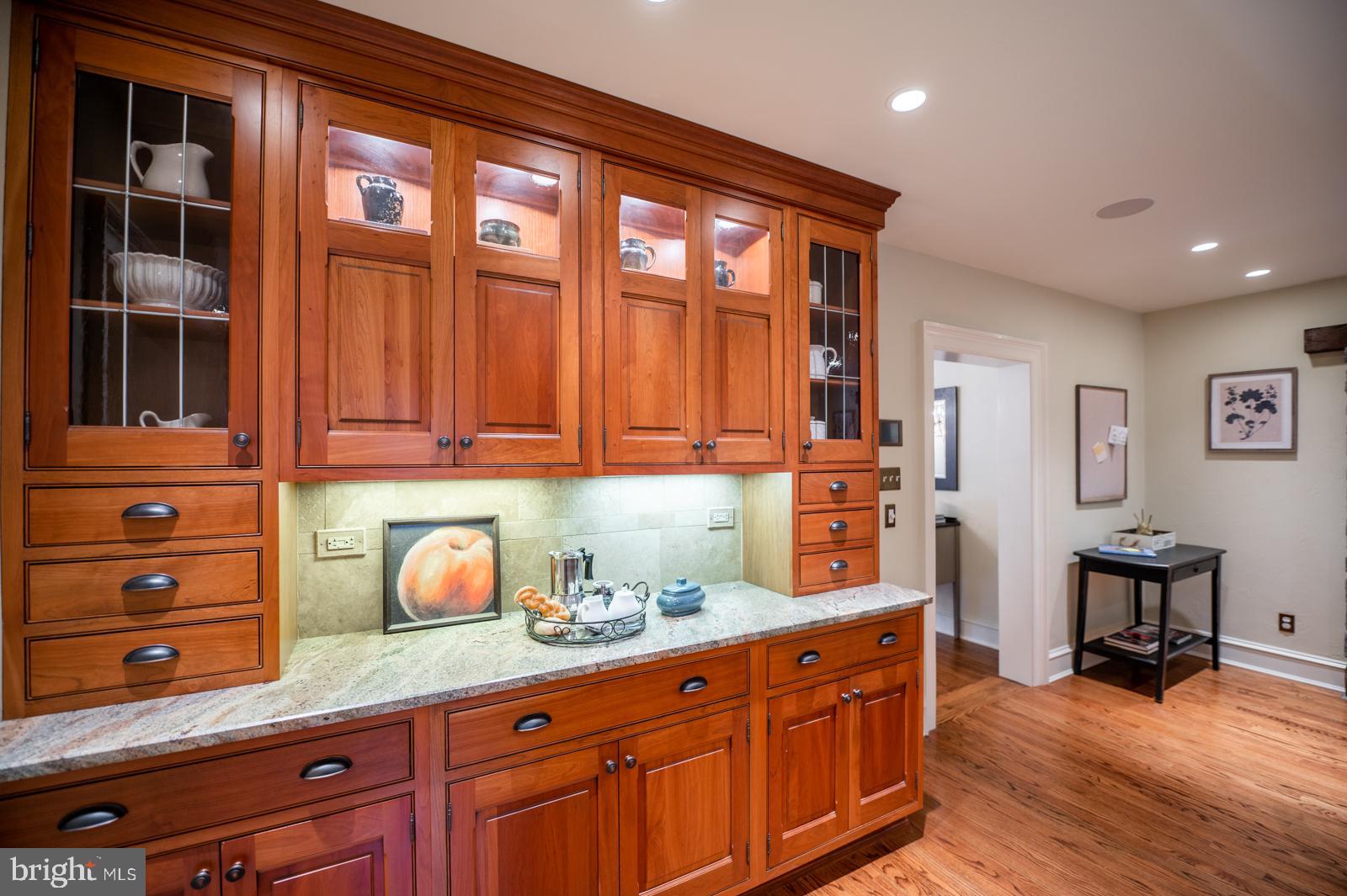 ASHWOOD MANOR - Residential