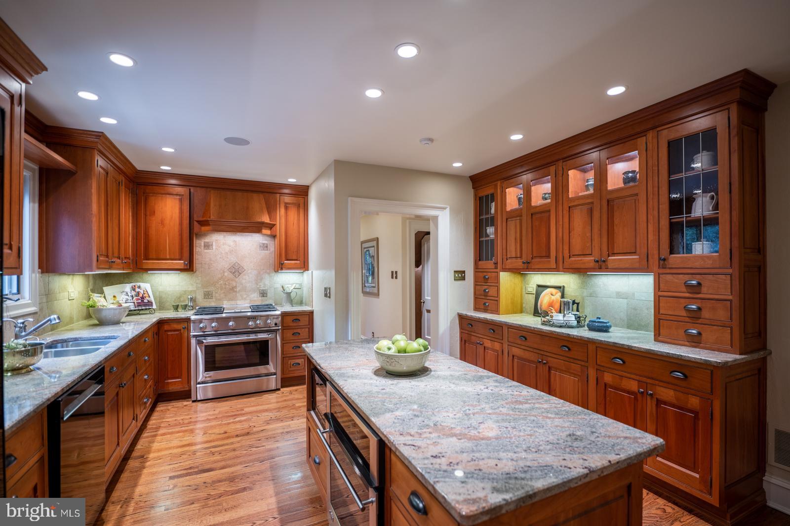 ASHWOOD MANOR - Residential