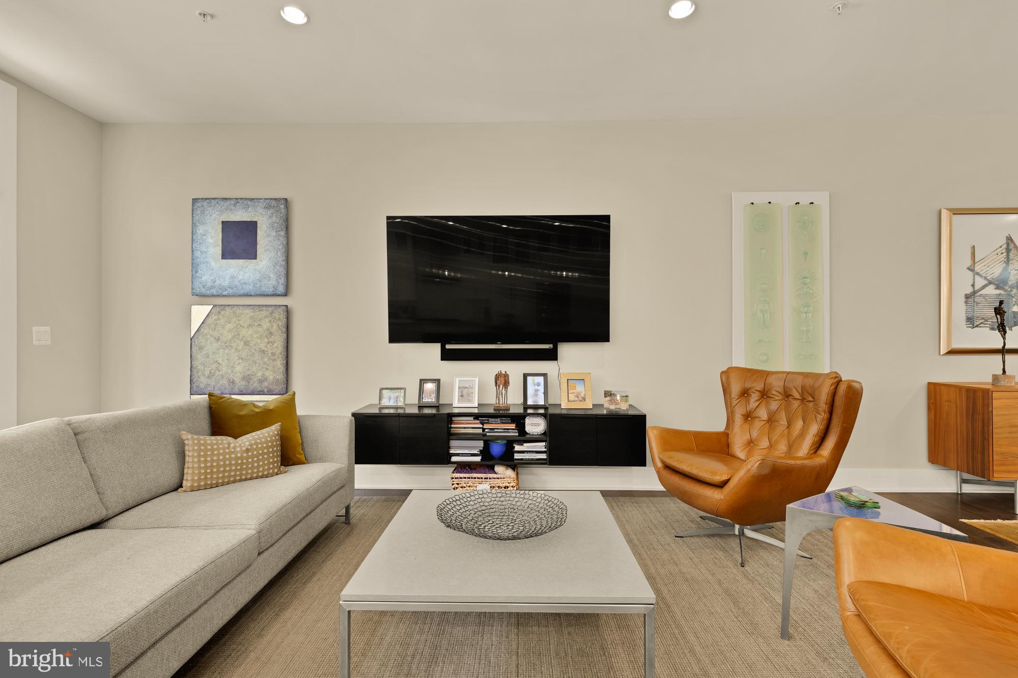 CHEVY CHASE - Residential