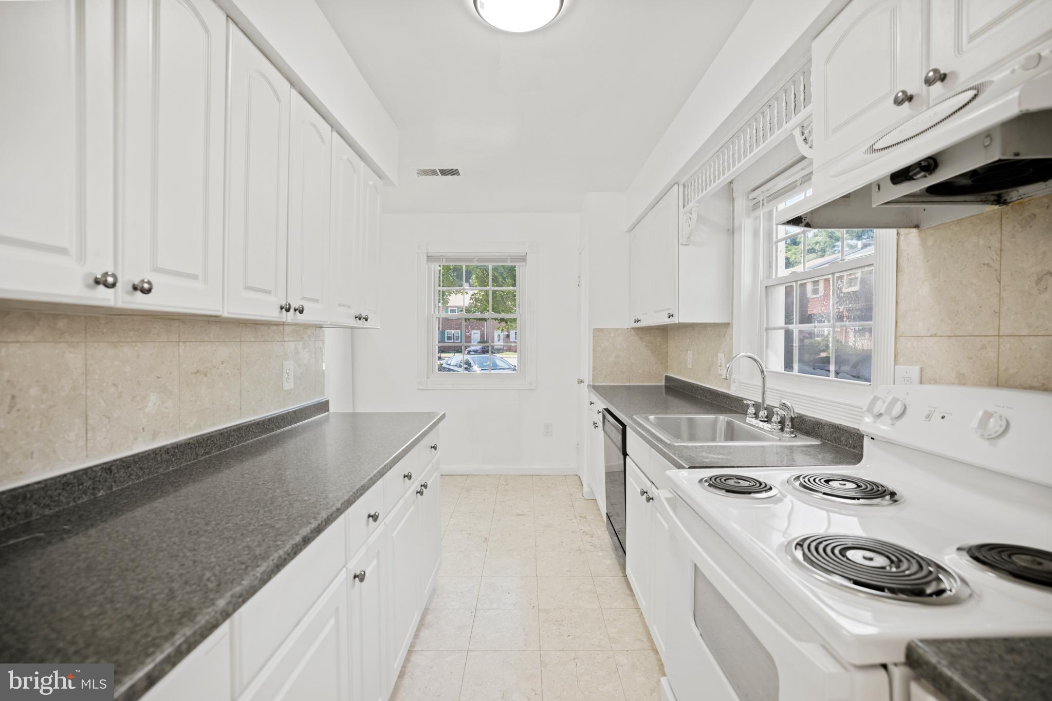 DALE CITY - Residential