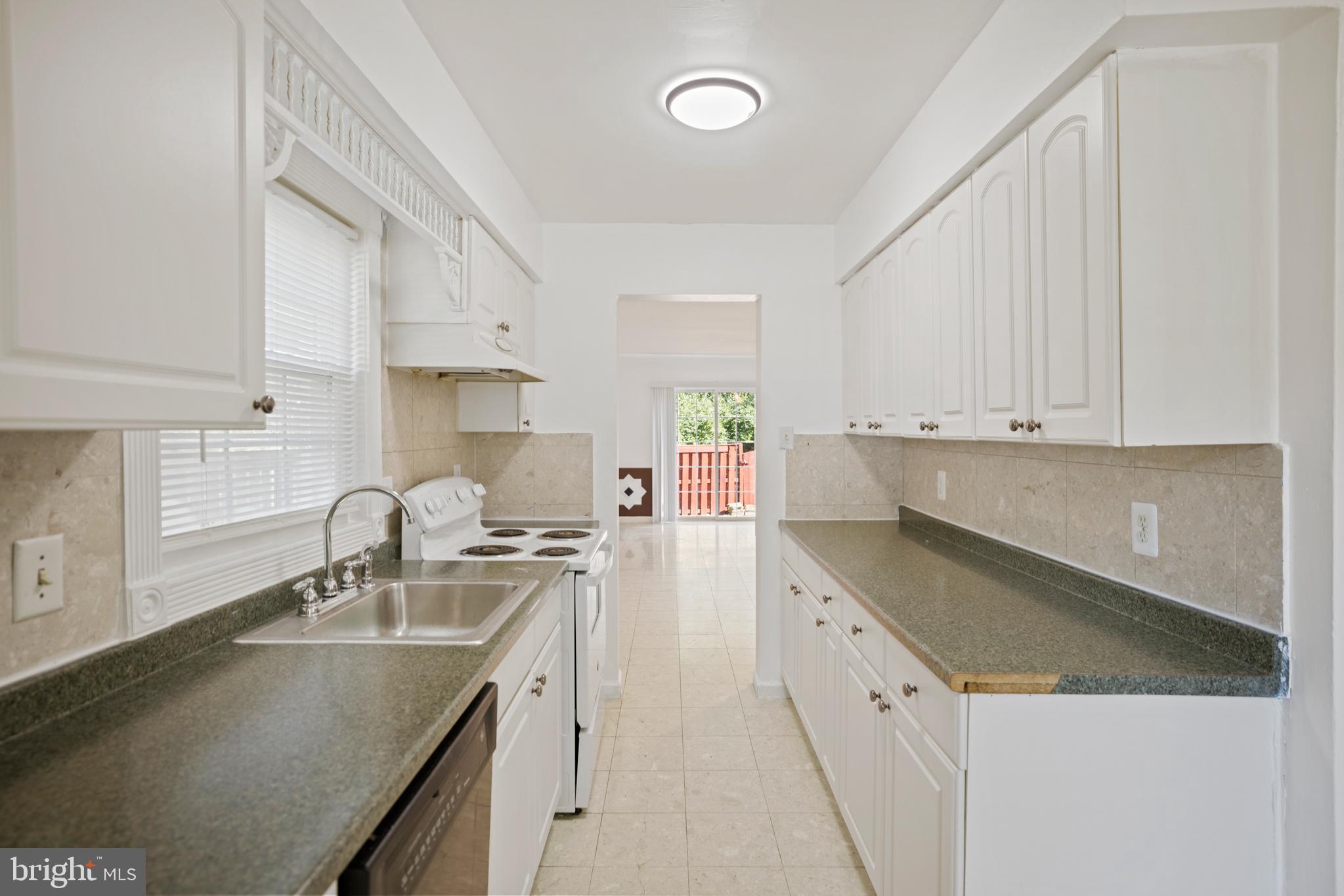 DALE CITY - Residential