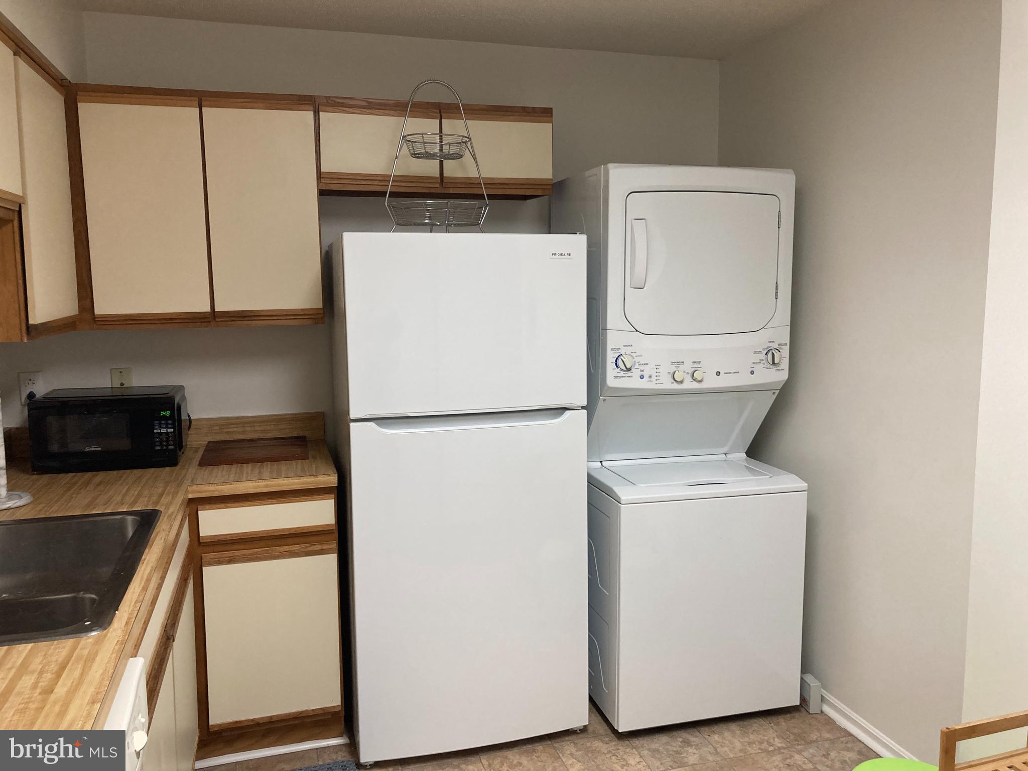 LEISURE WORLD - Residential