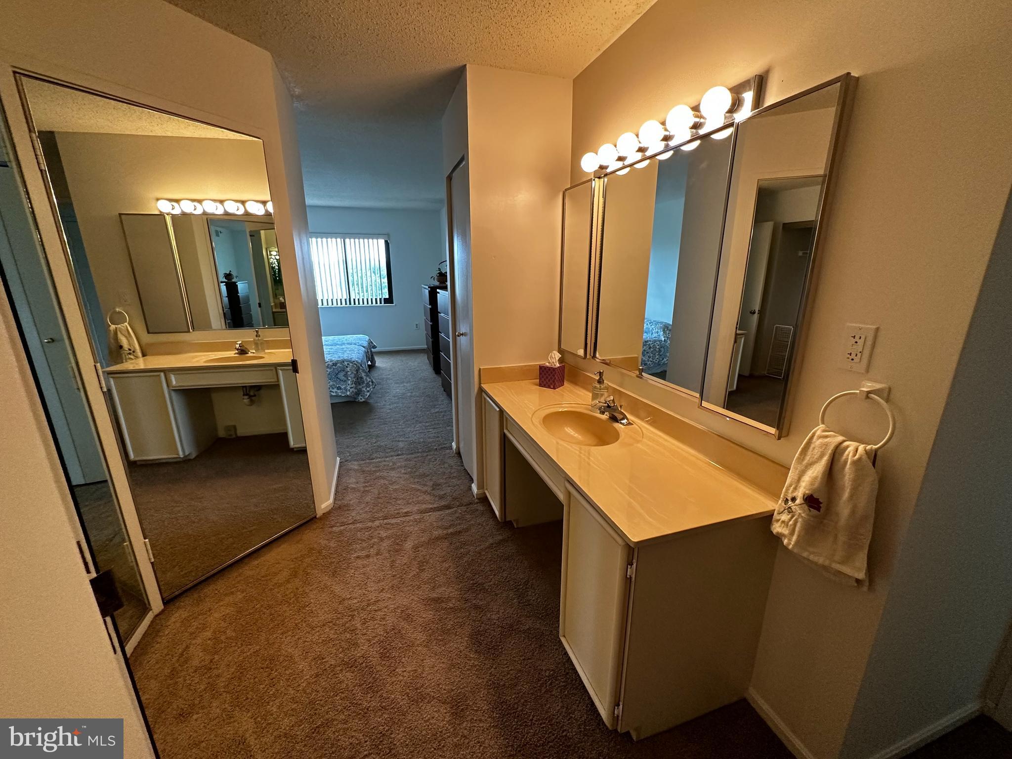 LEISURE WORLD - Residential