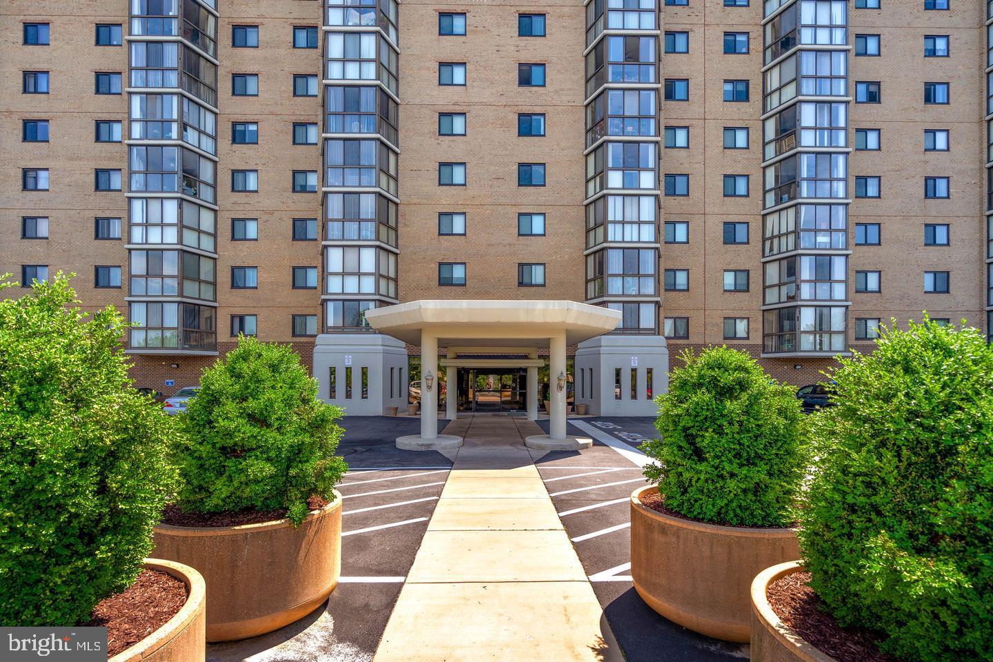 LEISURE WORLD - Residential