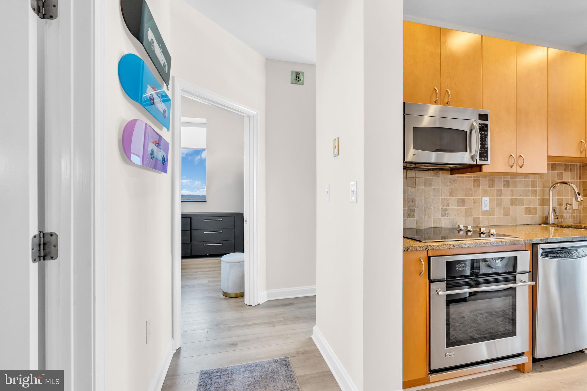 901 N PENN STREET R2304