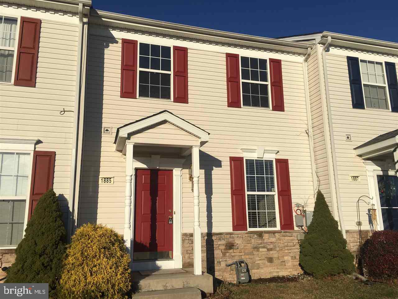 Spacious renovated condo convenient to York & Hanover in Spring Grove Schools. 3-BR & 2.5 BA, finished basement. Kitchen has Granite Counter Tops and all New Stainless Appliances. Also you can build a large deck right off the dining area with approval from Assoc..High Efficient Furnace..This Condo is like new and ready to move right in..