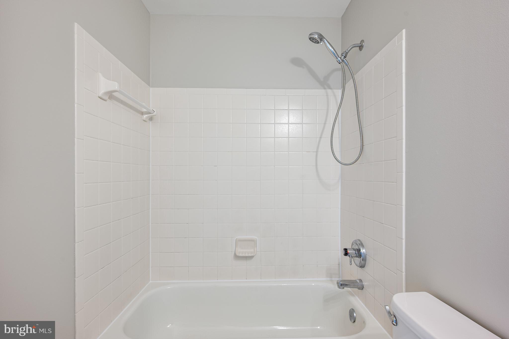 POTOMAC LAKES - Residential