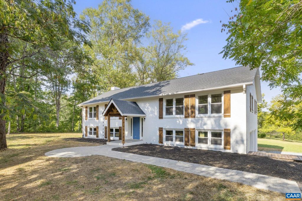 Photo of 3209 Rolling Rd, SCOTTSVILLE, VA 24590 (MLS # 668688)