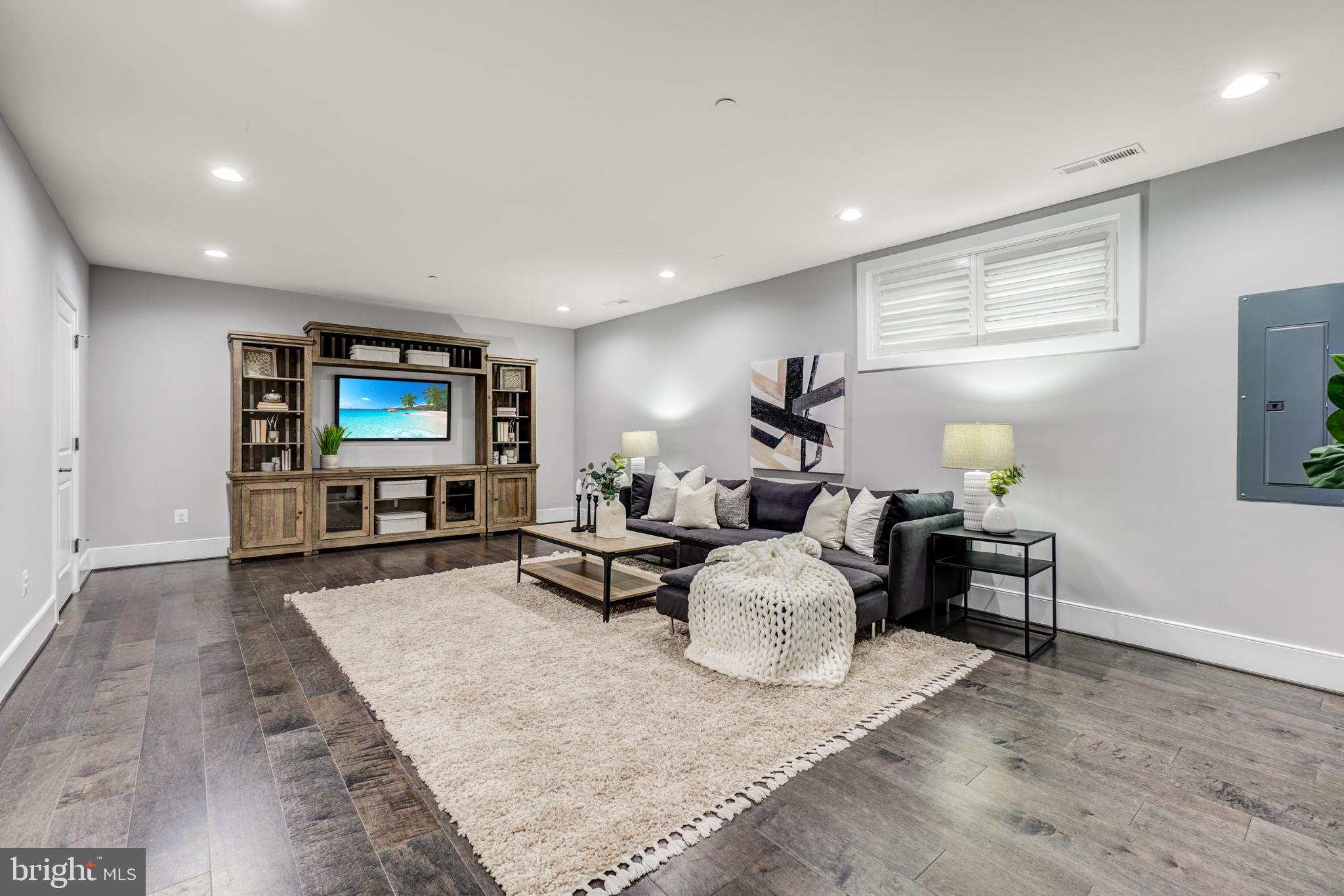 POTOMAC HIGHLANDS - Residential