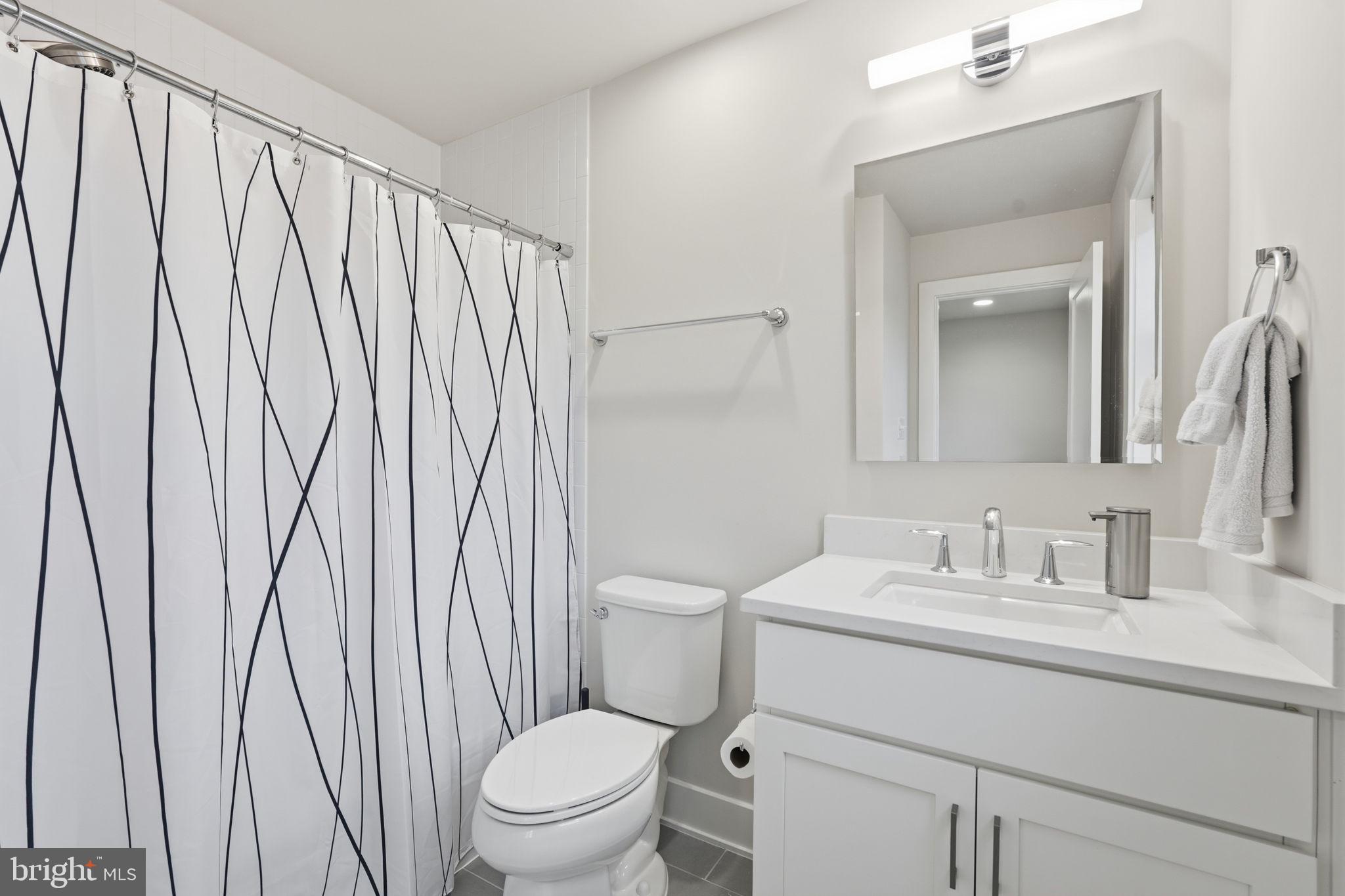 MONTGOMERY ROW - Residential