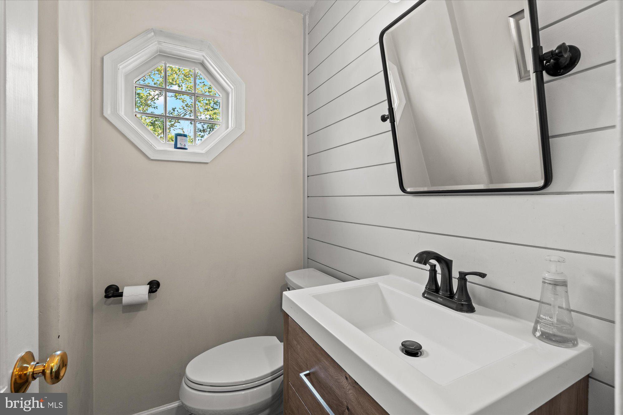 YATES GARDENS - Residential Lease