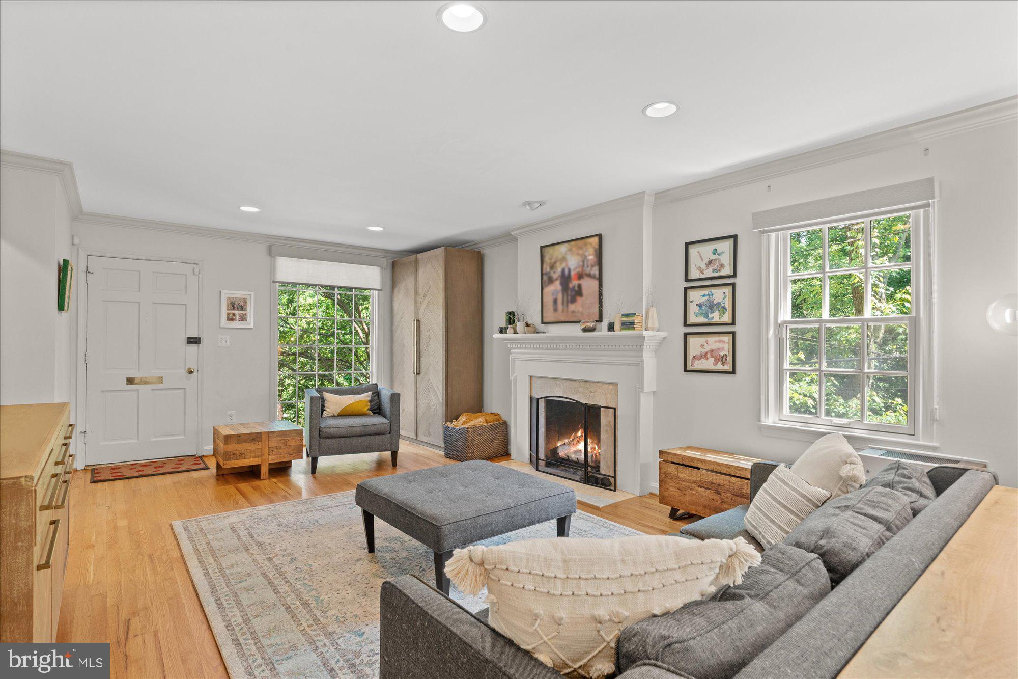 YATES GARDENS - Residential Lease