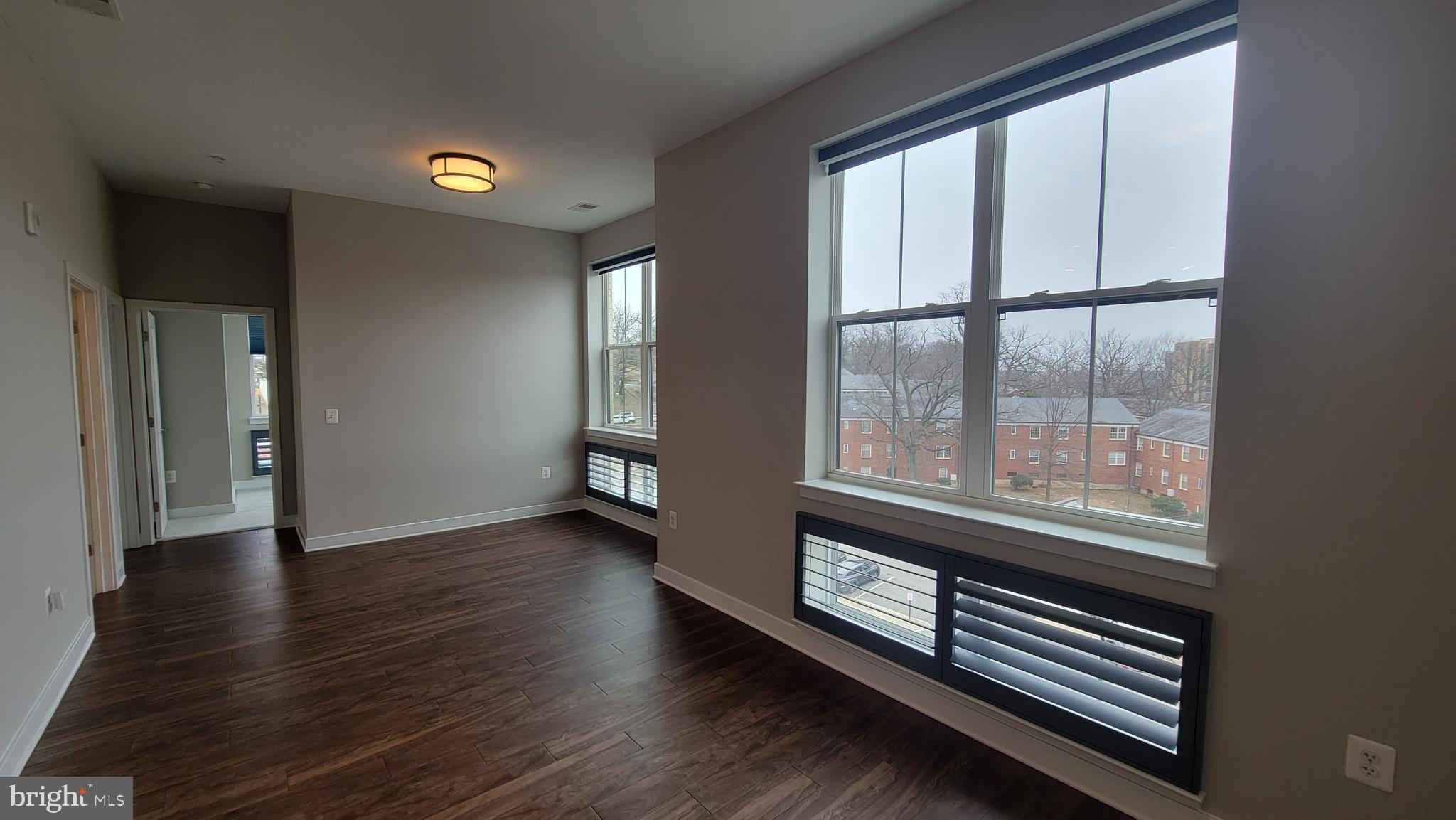 TRAFALGAR FLATS - Residential