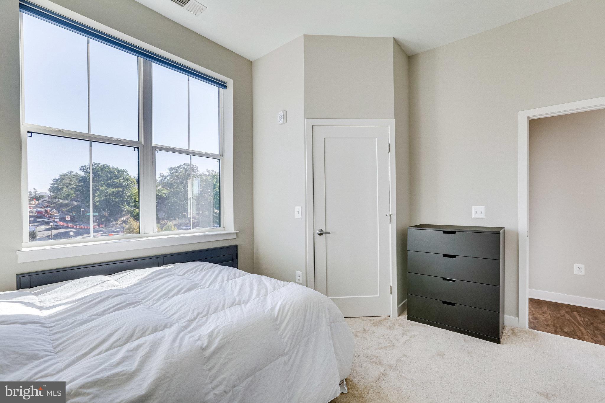 TRAFALGAR FLATS - Residential