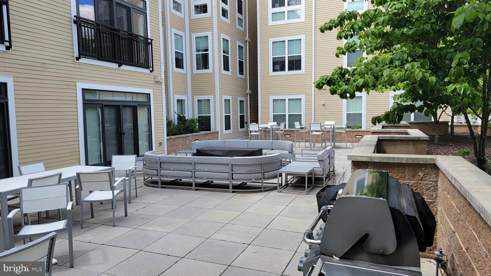 TRAFALGAR FLATS - Residential