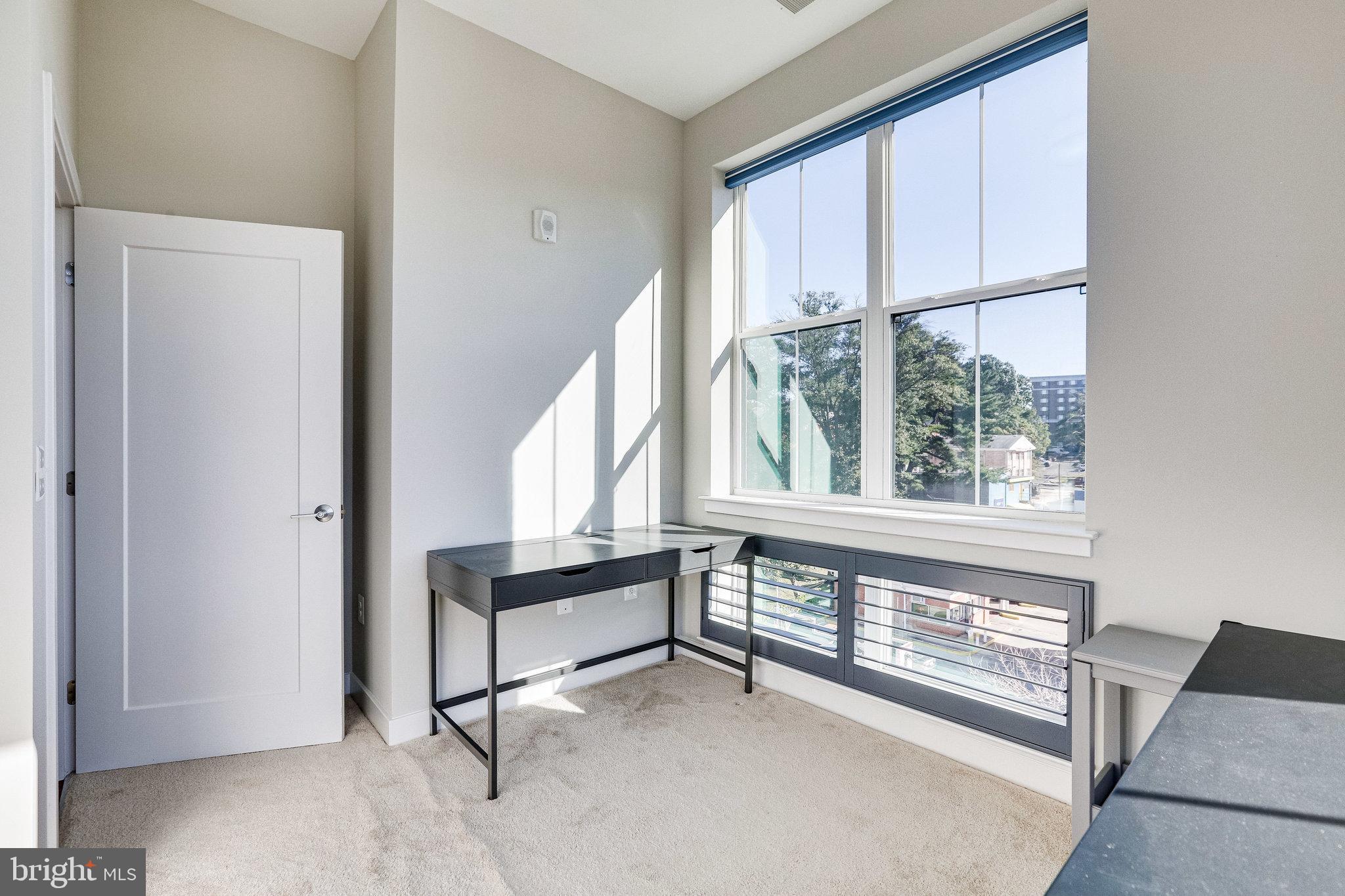 TRAFALGAR FLATS - Residential