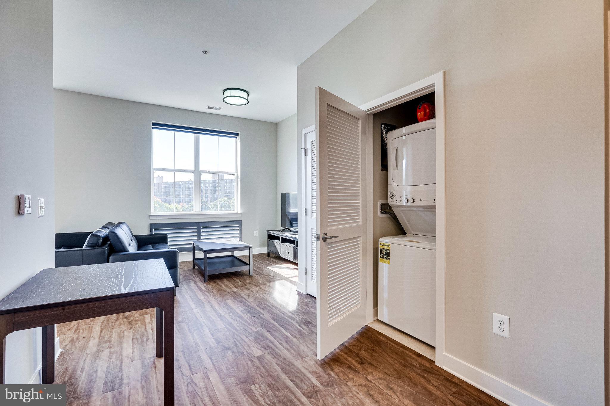 TRAFALGAR FLATS - Residential