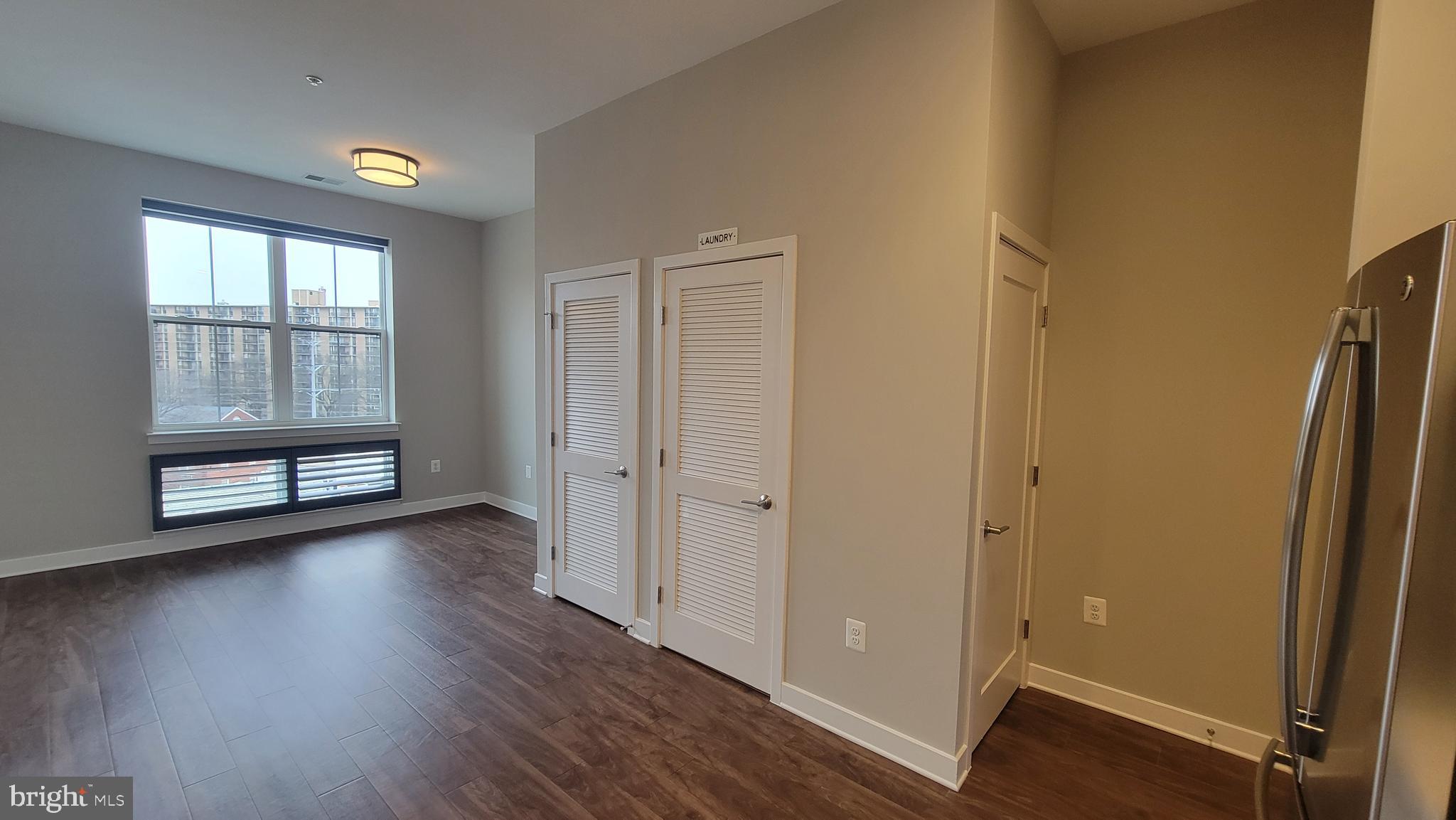 TRAFALGAR FLATS - Residential