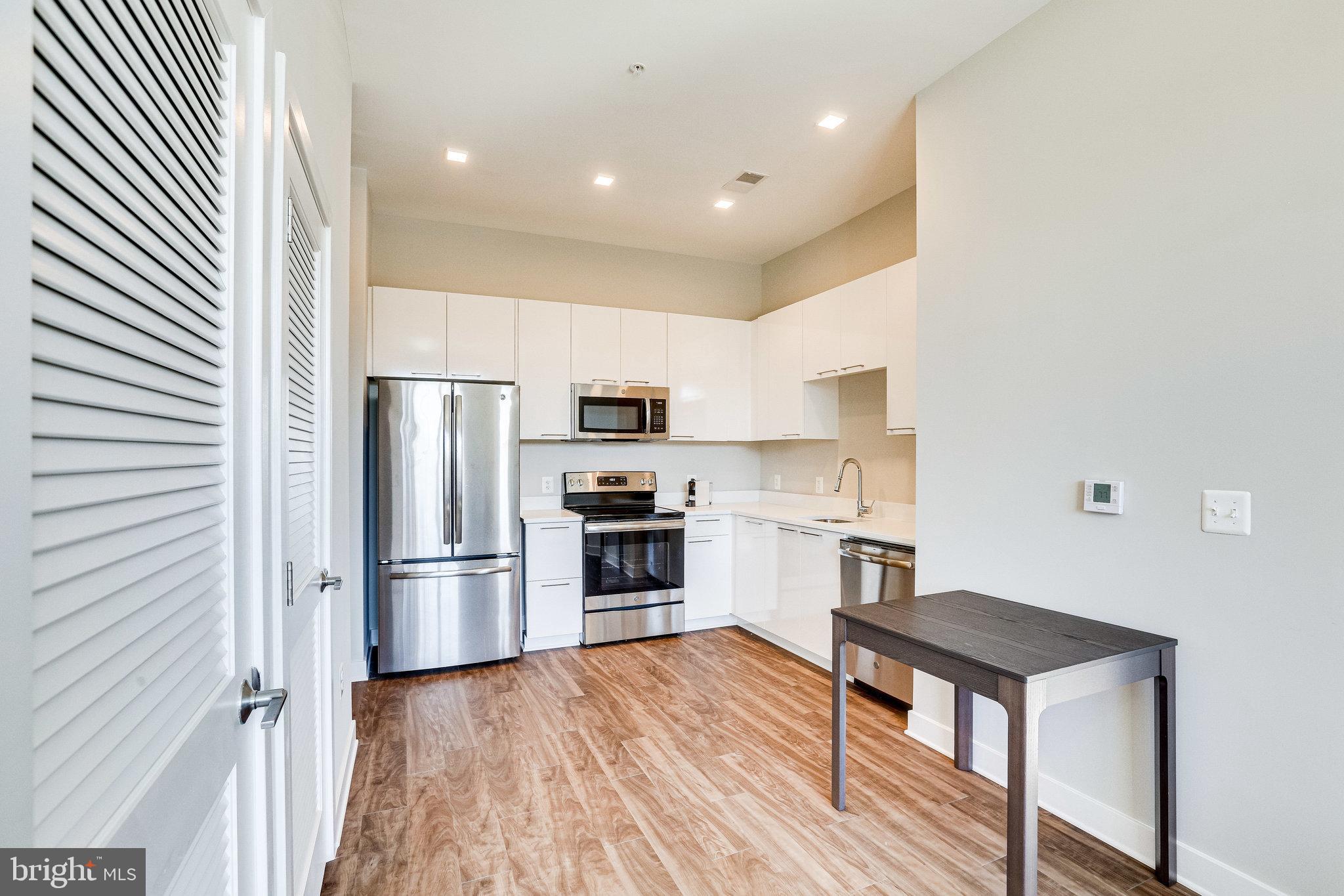 TRAFALGAR FLATS - Residential