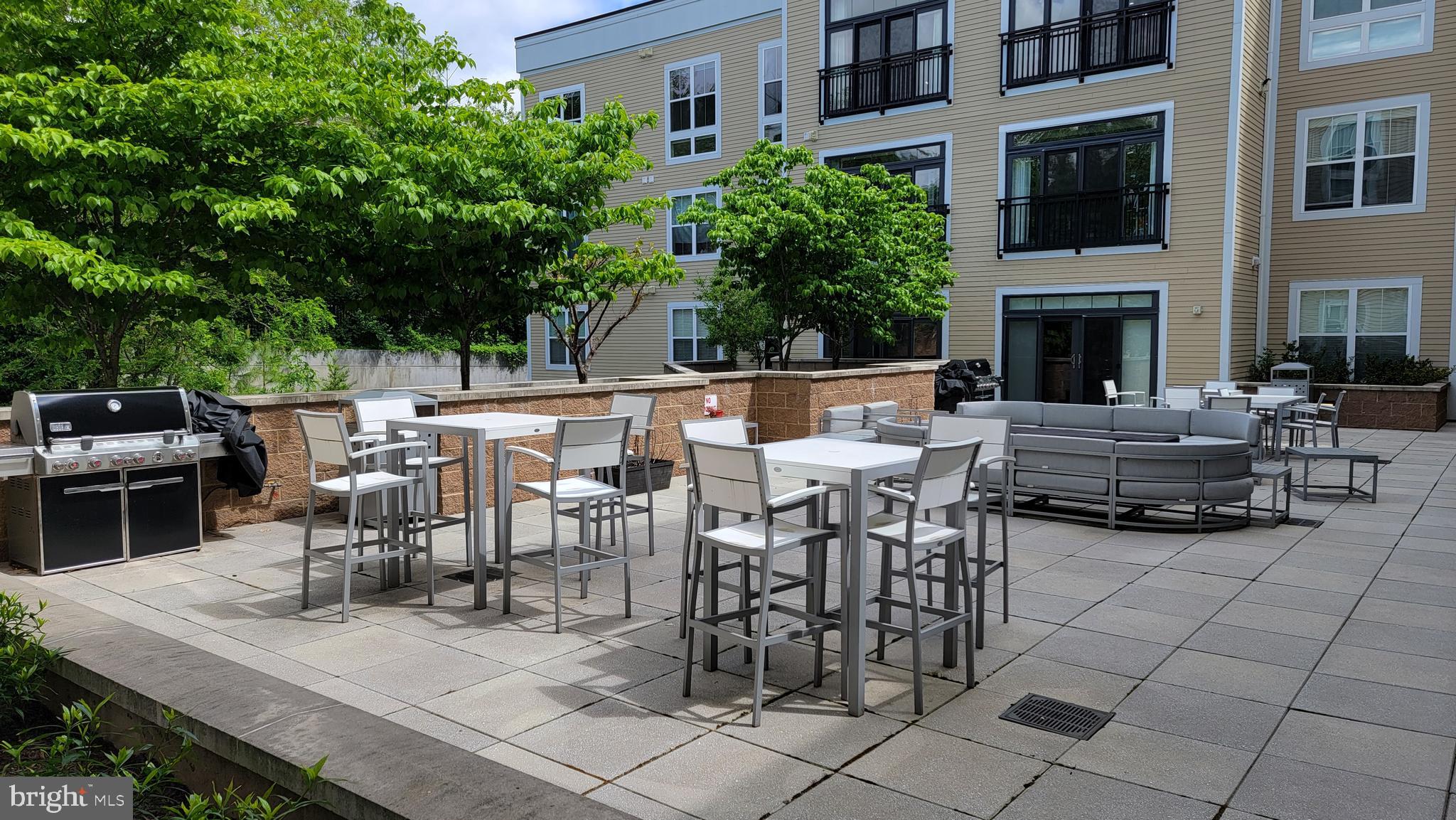 TRAFALGAR FLATS - Residential