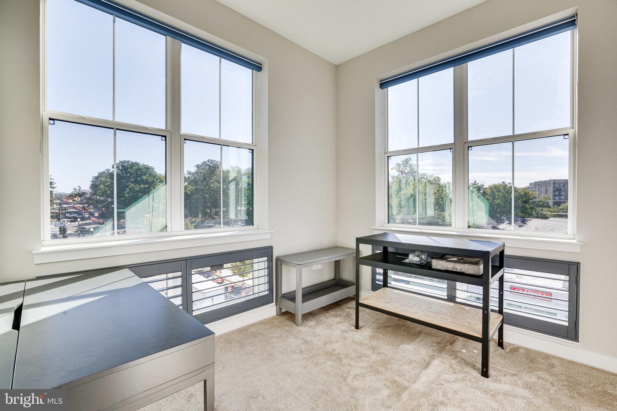 TRAFALGAR FLATS - Residential