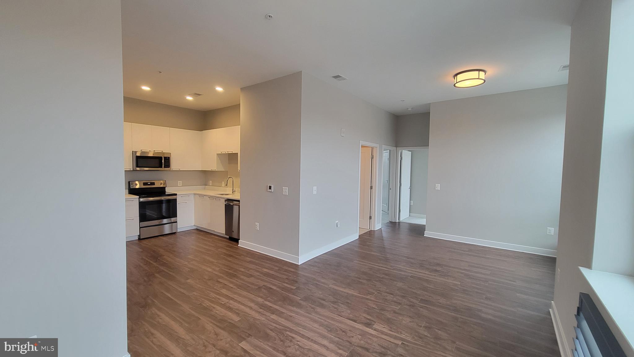 TRAFALGAR FLATS - Residential