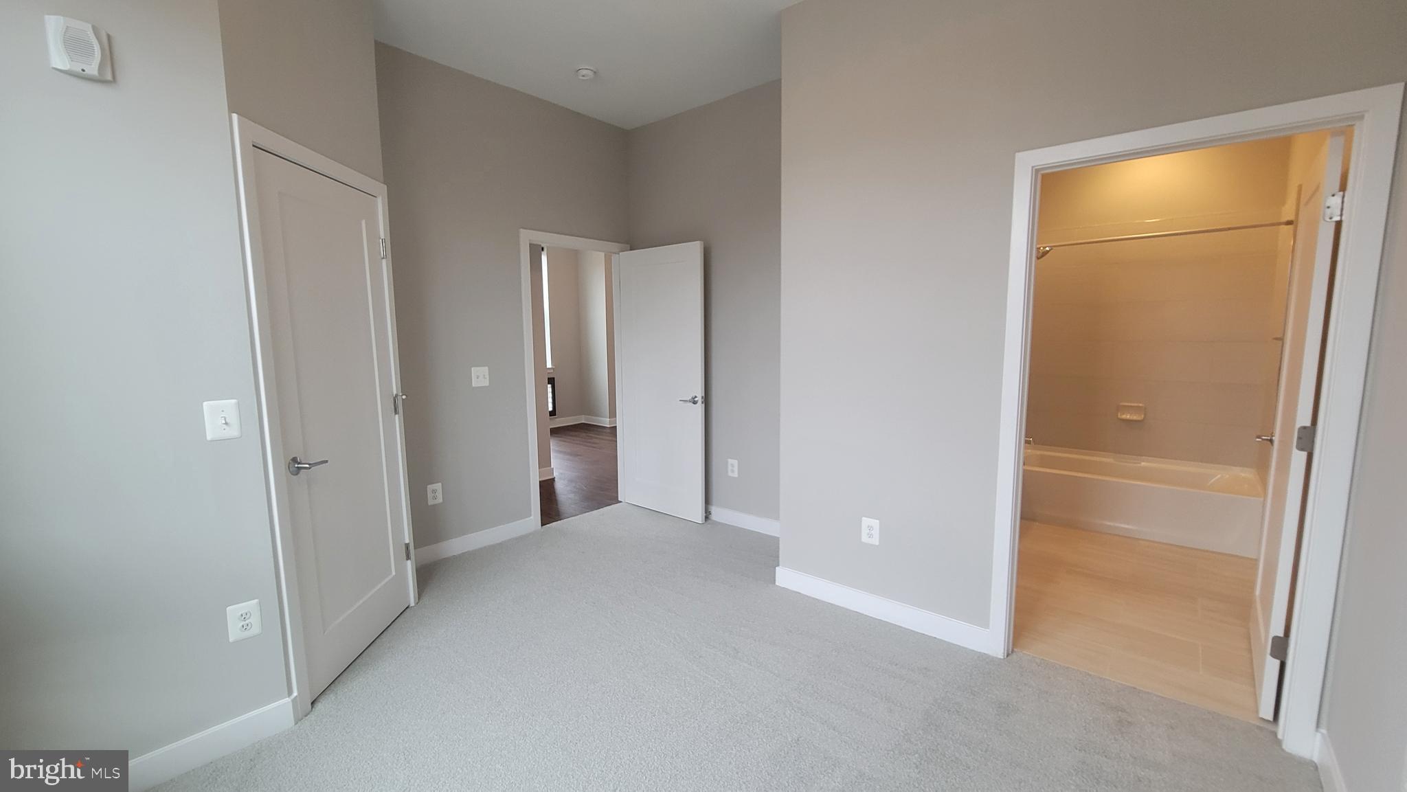 TRAFALGAR FLATS - Residential