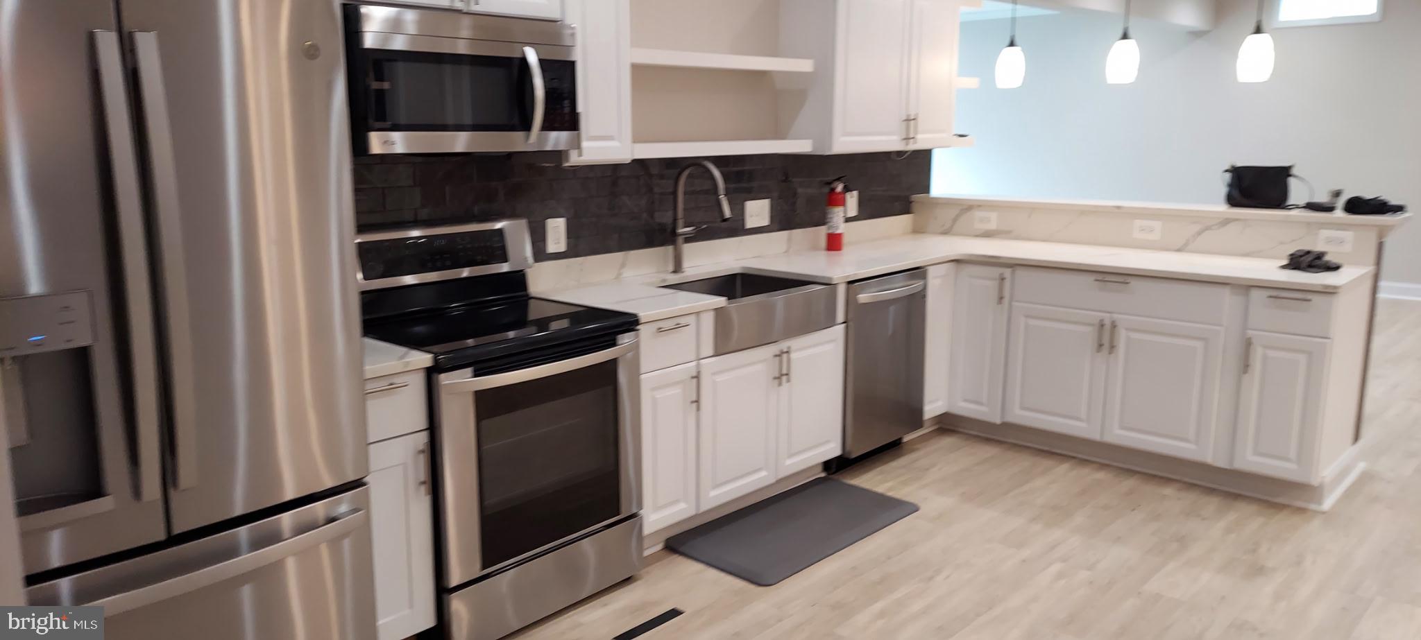 SUMMIT OAKS - Residential Lease