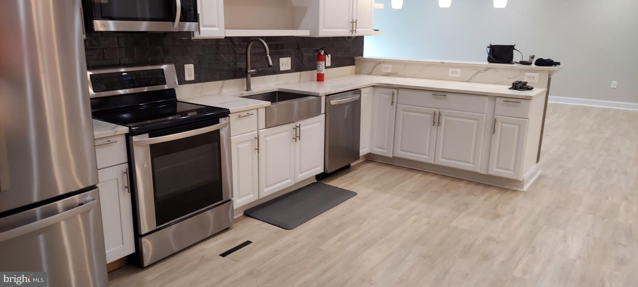 SUMMIT OAKS - Residential Lease