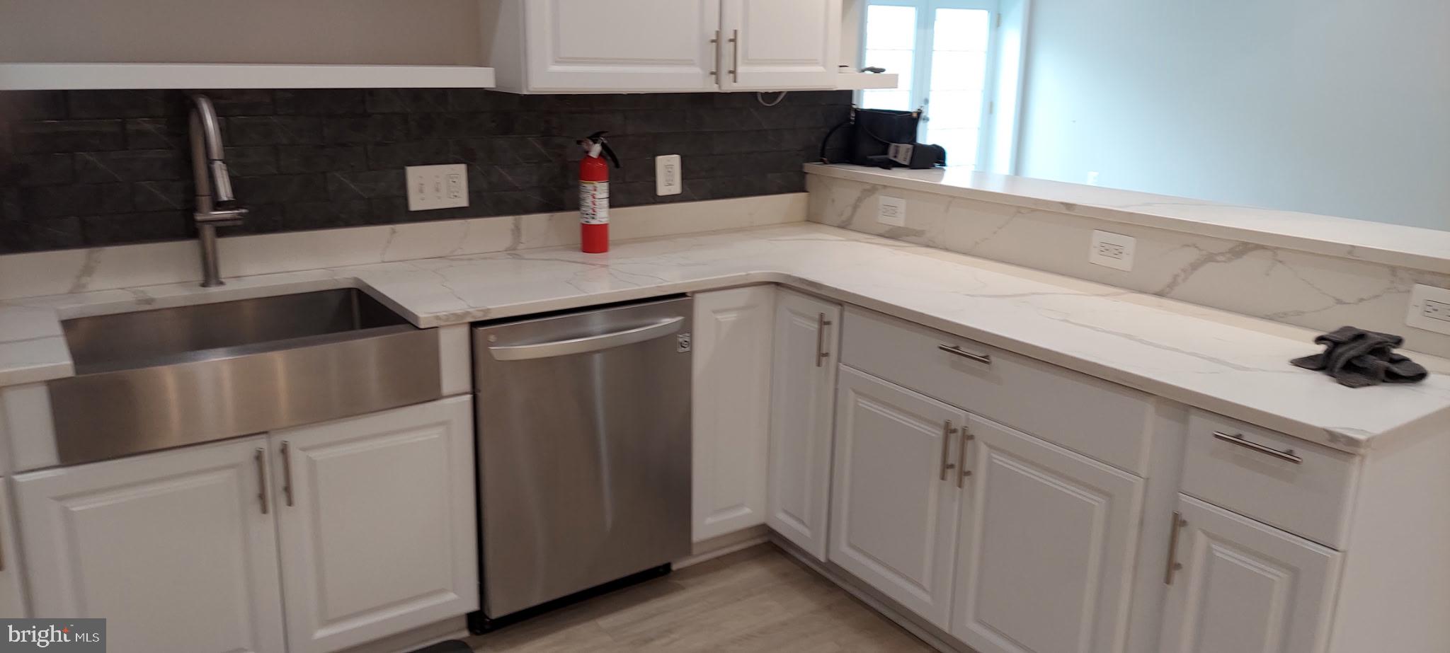 SUMMIT OAKS - Residential Lease