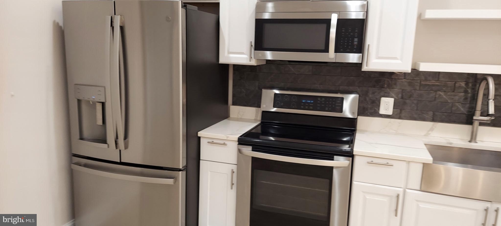 SUMMIT OAKS - Residential Lease